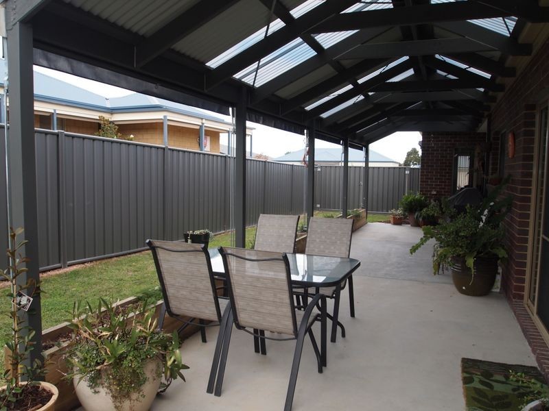 42 Cedarwood Drive, Maffra VIC 3860