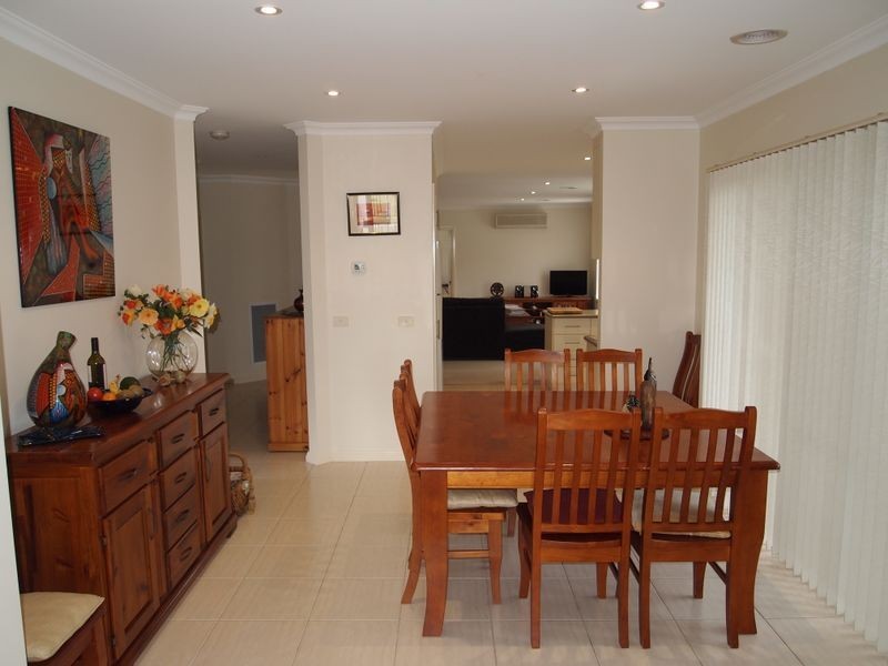 42 Cedarwood Drive, Maffra VIC 3860