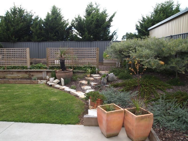 42 Cedarwood Drive, Maffra VIC 3860