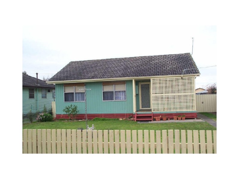 14 Knight Street, Maffra VIC 3860
