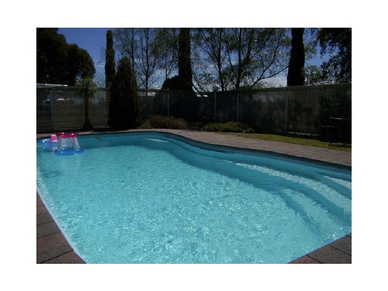 1 Ashton Court, Rosedale VIC 3847