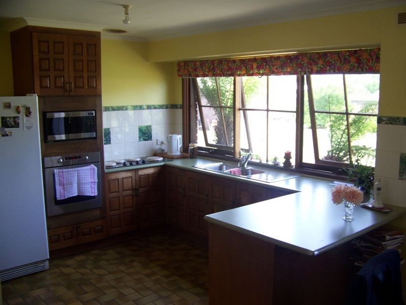 2 Ayres Court, Rosedale VIC 3847