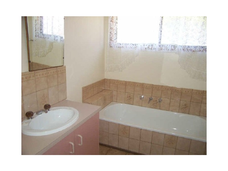 10 Dawson Street, Rosedale VIC 3847