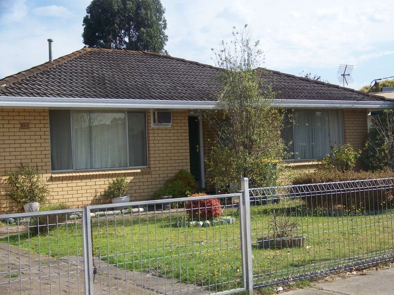 12 Dawson Street, Rosedale VIC 3847