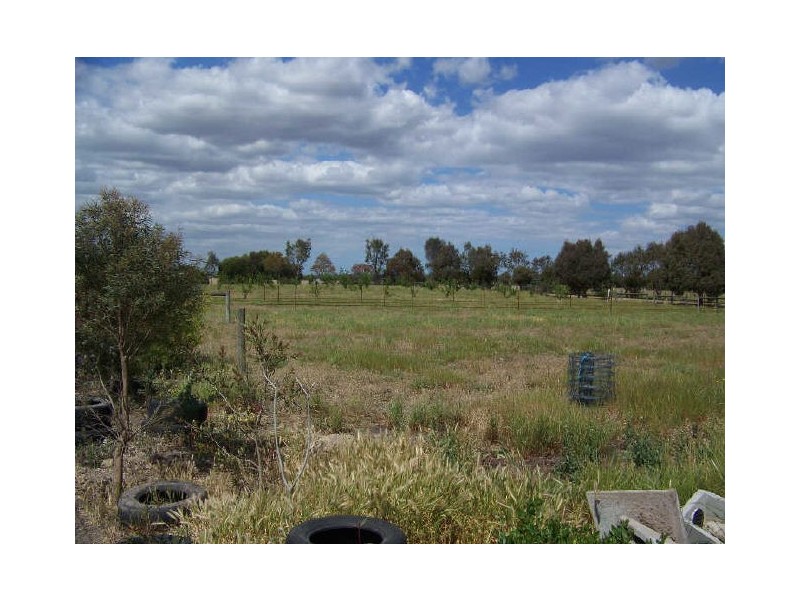 8/ Cnr Shaws Lane & Princes Highway, Rosedale VIC 3847