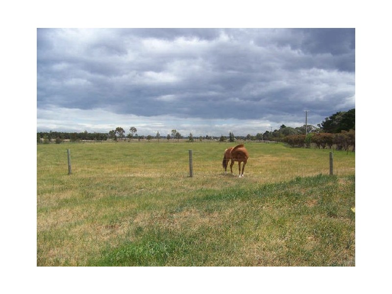 8/ Cnr Shaws Lane & Princes Highway, Rosedale VIC 3847