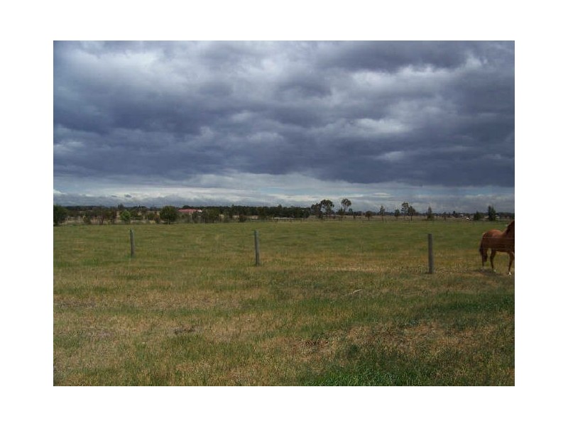 8/ Cnr Shaws Lane & Princes Highway, Rosedale VIC 3847