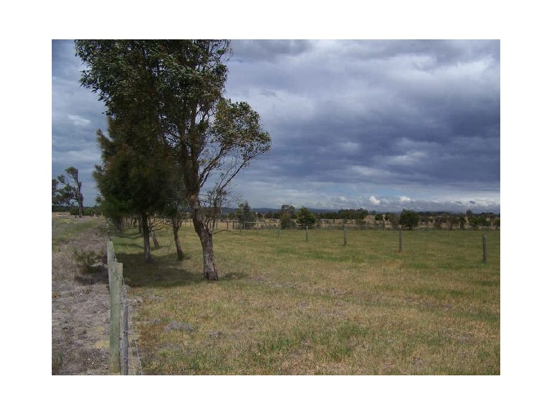 8/ Cnr Shaws Lane & Princes Highway, Rosedale VIC 3847