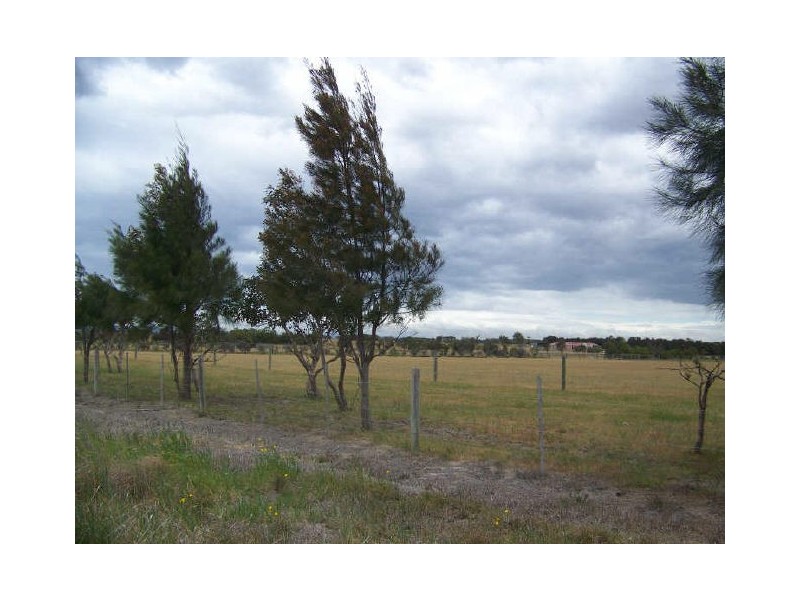8/ Cnr Shaws Lane & Princes Highway, Rosedale VIC 3847
