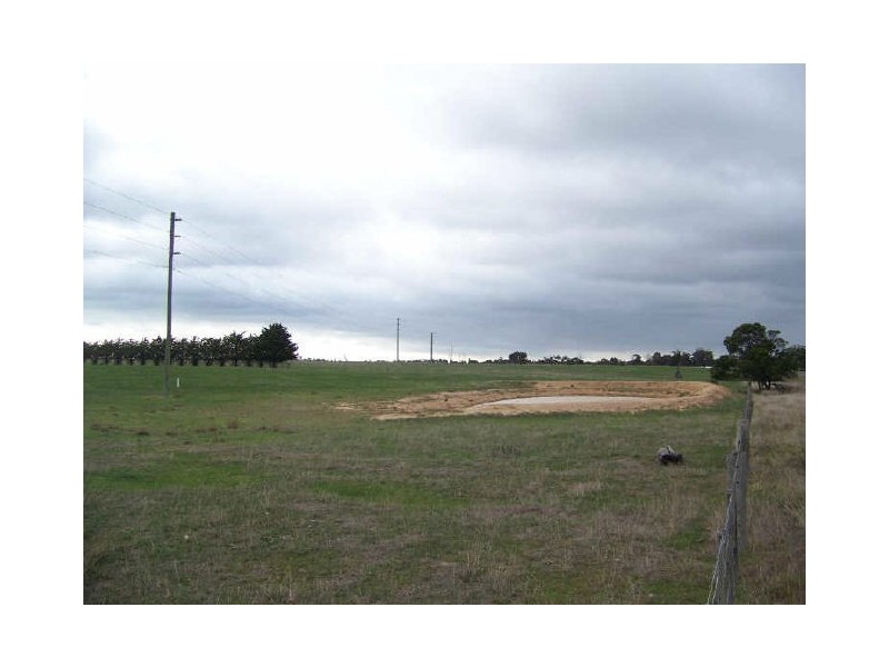 Cnr Princes Highway and Nambrok Road, Rosedale VIC 3847