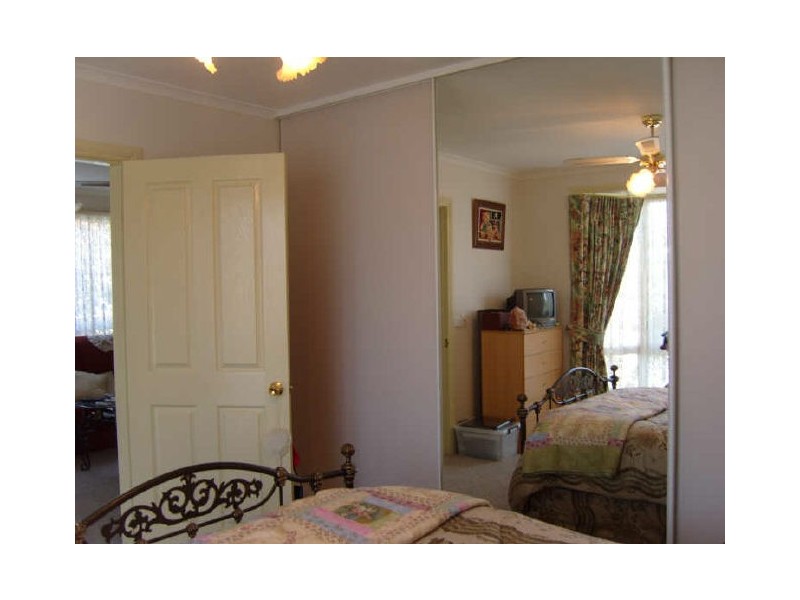 102 Mayfair Gardens, Traralgon VIC 3844