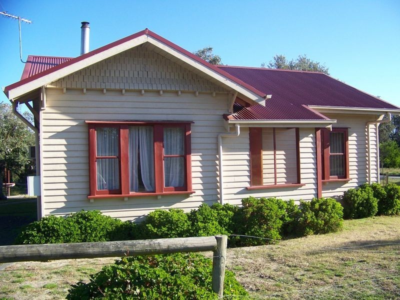 6 Maffra Street, Seaspray VIC 3851