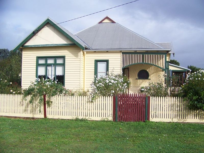 15 Railway Street, Cowwarr VIC 3857