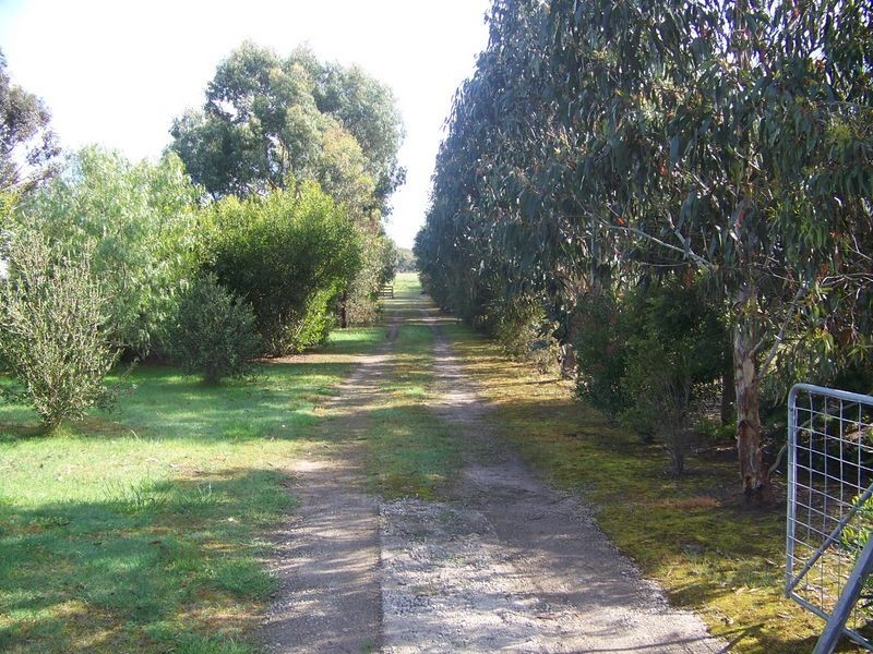 2 Shaws Lane, Rosedale VIC 3847