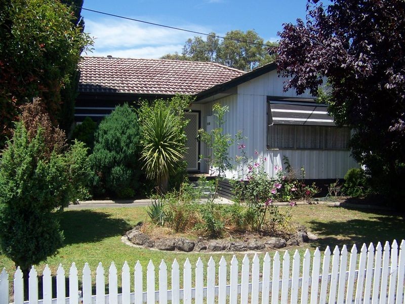 15 Dawson Street, Rosedale VIC 3847