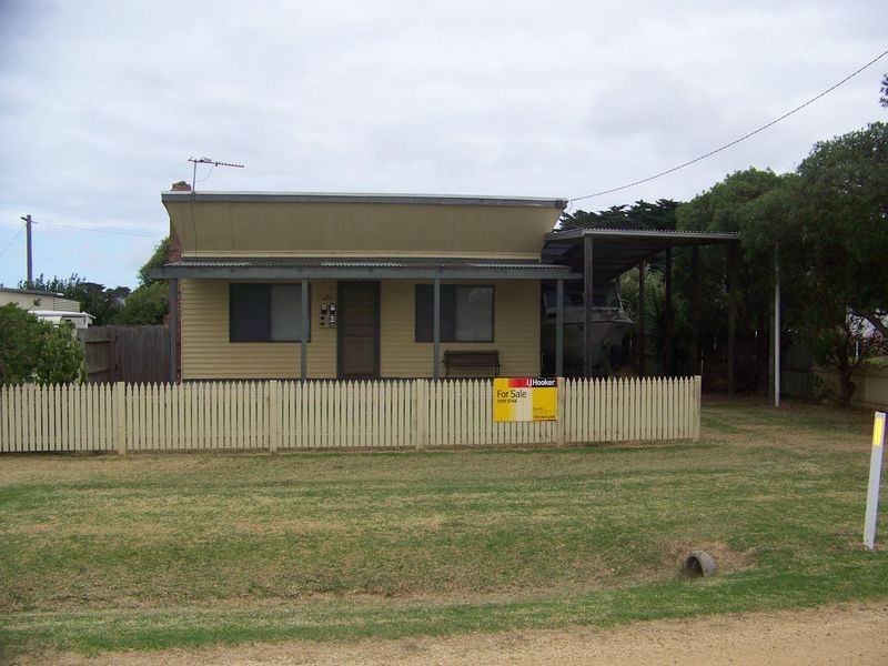 25 Government Road, Seaspray VIC 3851