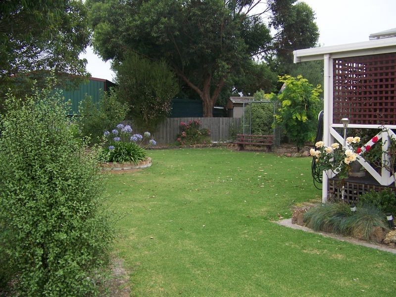73 Moore Street, Rosedale VIC 3847