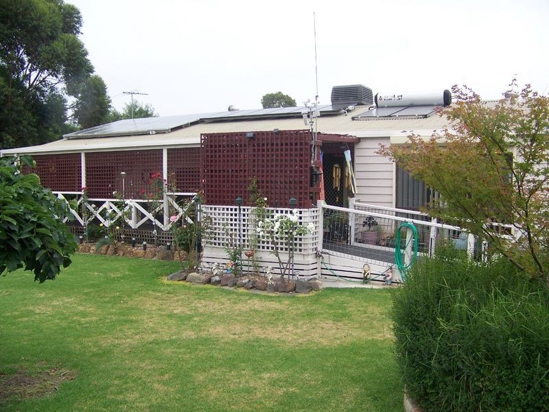 73 Moore Street, Rosedale VIC 3847