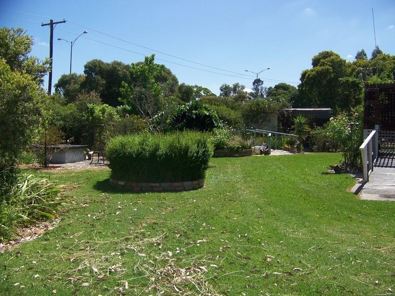 96 – 98 Albert Street, Rosedale VIC 3847