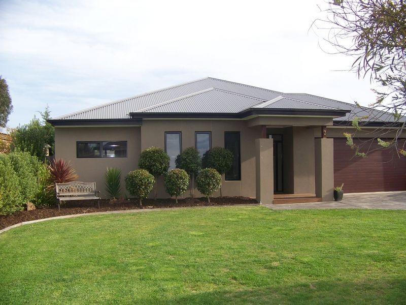 7 Rintoull Court, Rosedale VIC 3847