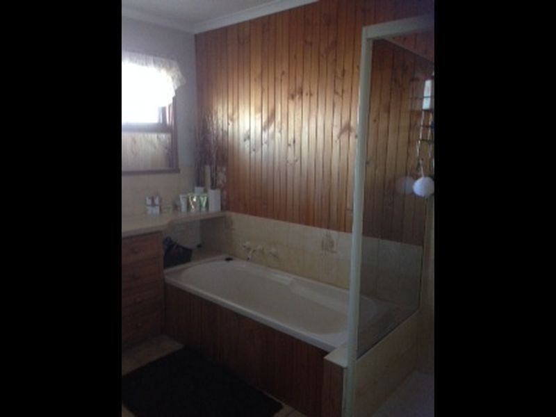 8 Rintoul Court, Rosedale VIC 3847