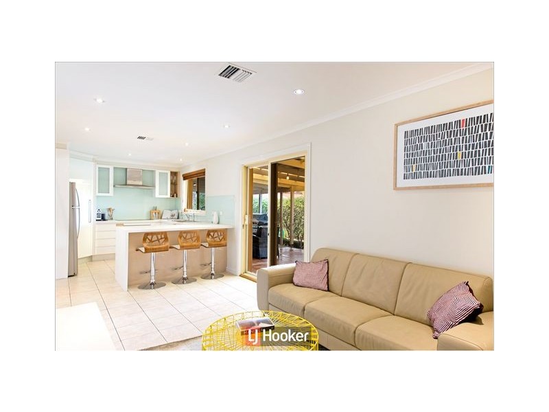 36 Julia Flynn Avenue, Isaacs ACT 2607