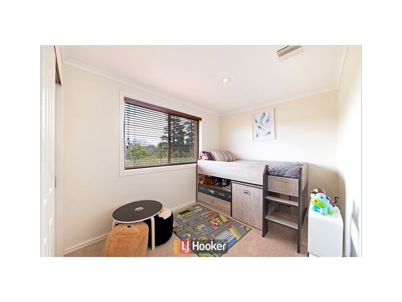 36 Julia Flynn Avenue, Isaacs ACT 2607