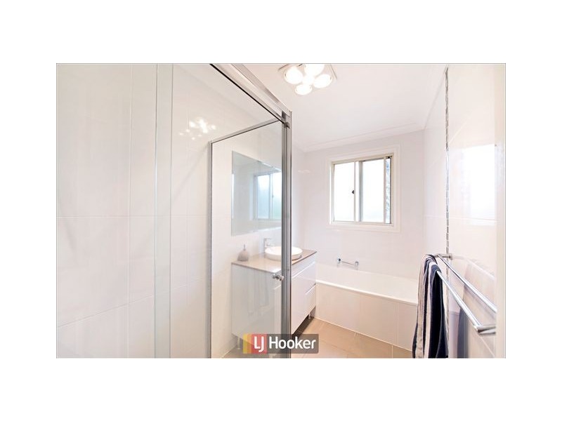 36 Julia Flynn Avenue, Isaacs ACT 2607