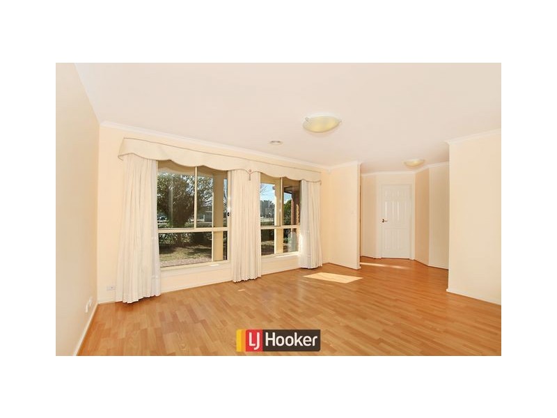 82 The Valley Avenue, Gungahlin ACT 2912