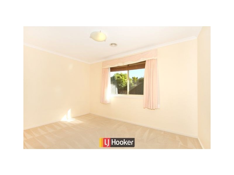 82 The Valley Avenue, Gungahlin ACT 2912