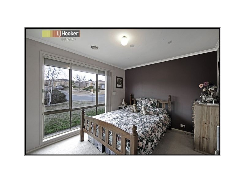 12 Syron Place, Ngunnawal ACT 2913