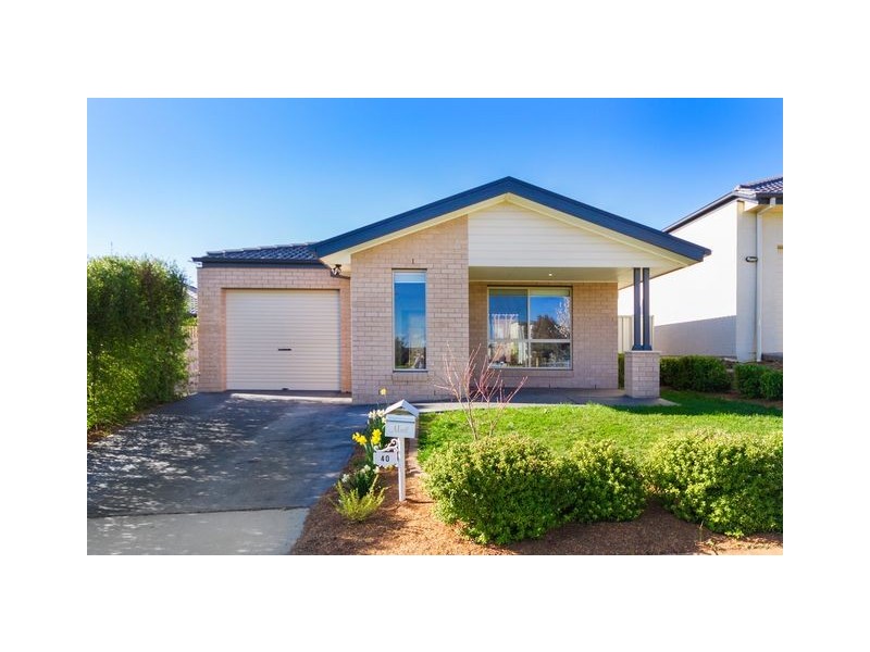 40 Elizabeth Jolley Crescent, Franklin ACT 2913
