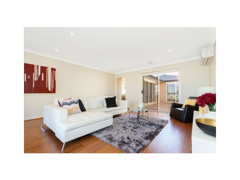 40 Elizabeth Jolley Crescent, Franklin ACT 2913