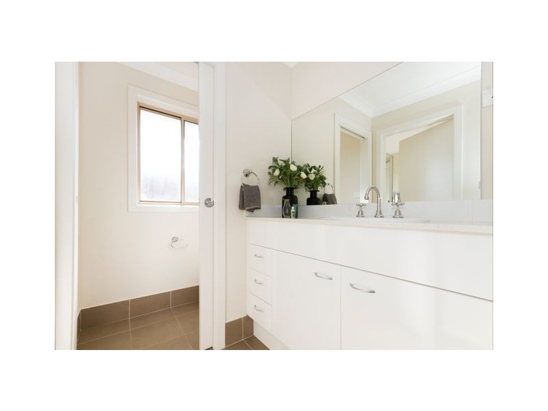 40 Elizabeth Jolley Crescent, Franklin ACT 2913