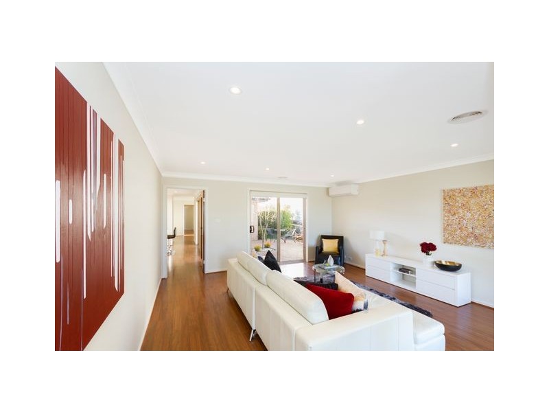 40 Elizabeth Jolley Crescent, Franklin ACT 2913