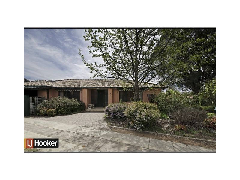 8 Lindrum Crescent, Holt ACT 2615