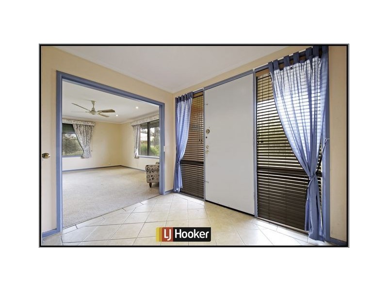 8 Lindrum Crescent, Holt ACT 2615