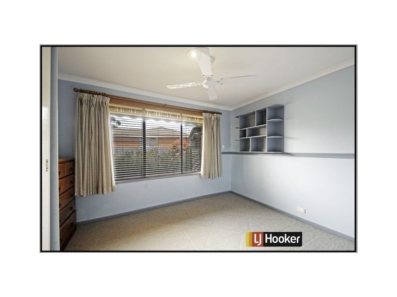 8 Lindrum Crescent, Holt ACT 2615