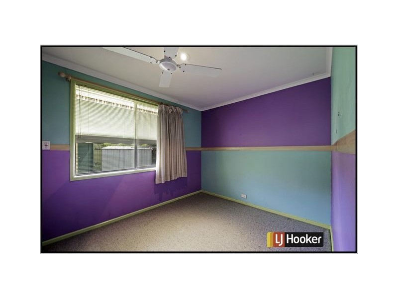 8 Lindrum Crescent, Holt ACT 2615