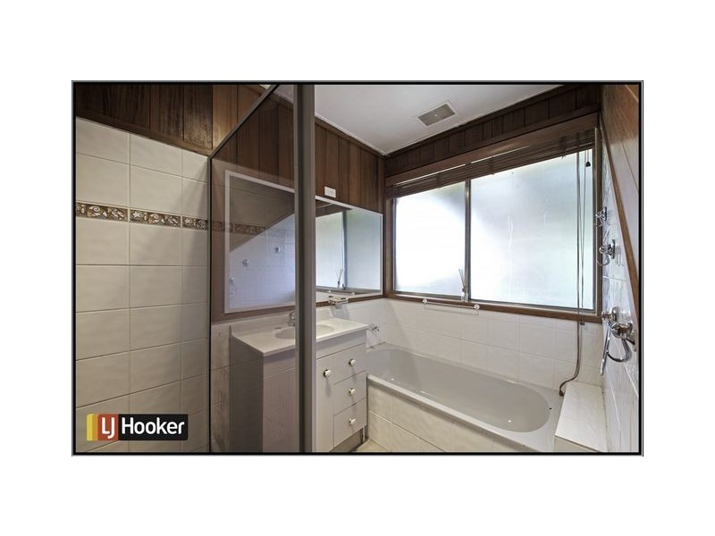 8 Lindrum Crescent, Holt ACT 2615