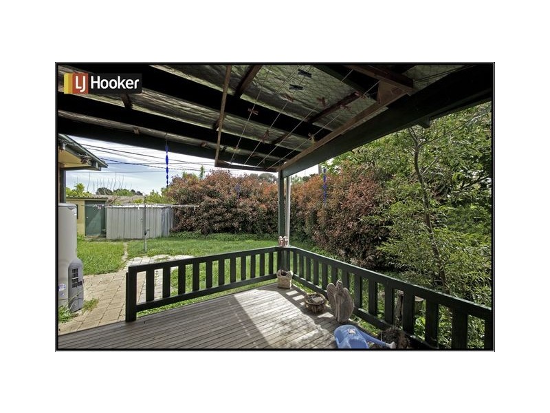 8 Lindrum Crescent, Holt ACT 2615