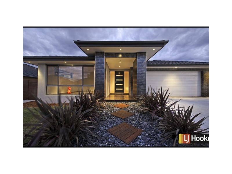 4 Jeannie Gunn Street, Franklin ACT 2913