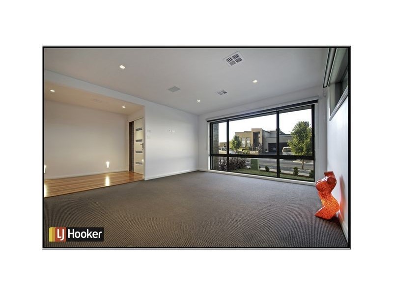 4 Jeannie Gunn Street, Franklin ACT 2913