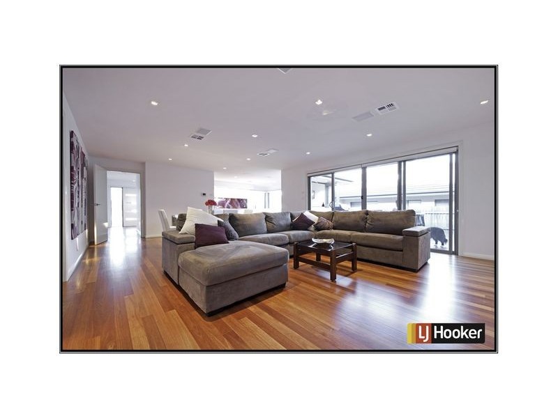 4 Jeannie Gunn Street, Franklin ACT 2913