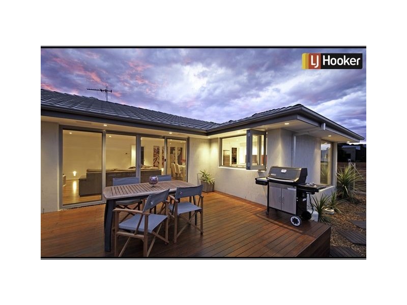 4 Jeannie Gunn Street, Franklin ACT 2913