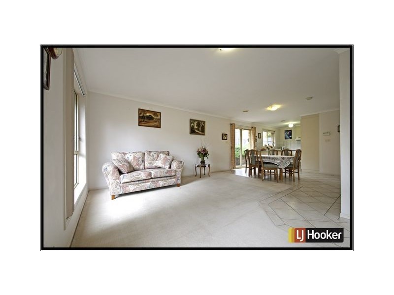 13/2 Lander Crescent, Amaroo ACT 2914