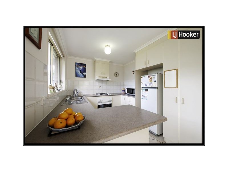 13/2 Lander Crescent, Amaroo ACT 2914