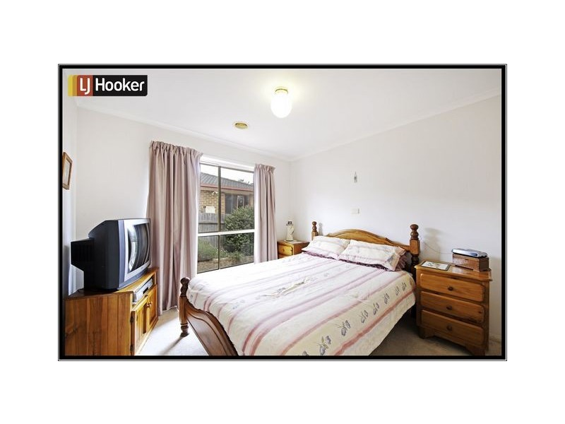 13/2 Lander Crescent, Amaroo ACT 2914