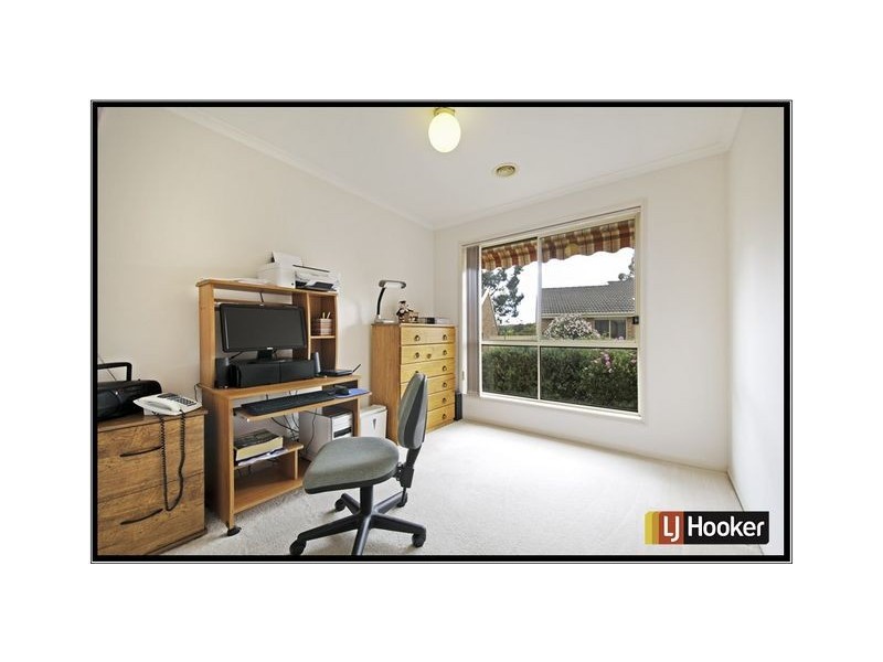 13/2 Lander Crescent, Amaroo ACT 2914