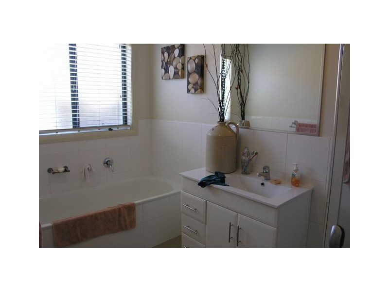 70 Bungle Bungle Crescent, Harrison ACT 2914